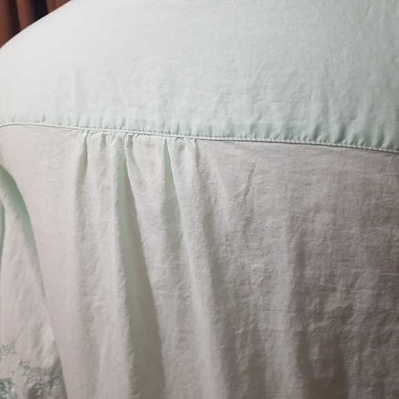 Northern Reflections Eyelet Lace Blouse - Picture 7 of 9